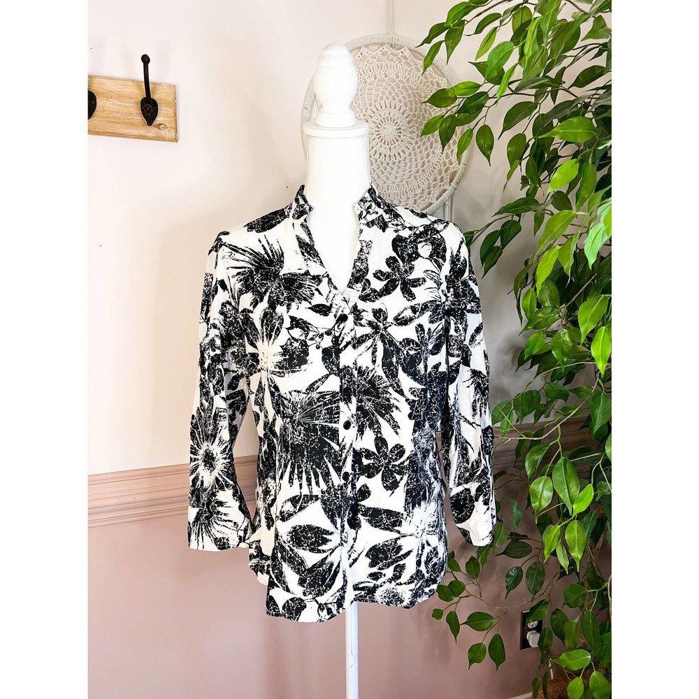 Harve Benard Linen Button Up Shirt Size L EUC